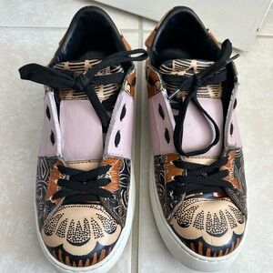 Valentino sneakers size 8